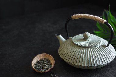 Asya çaydanlık ve çay