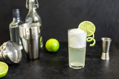 Yumurta cin Fizz kokteyl