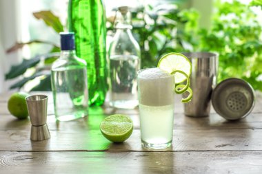 Yumurta cin Fizz kokteyl
