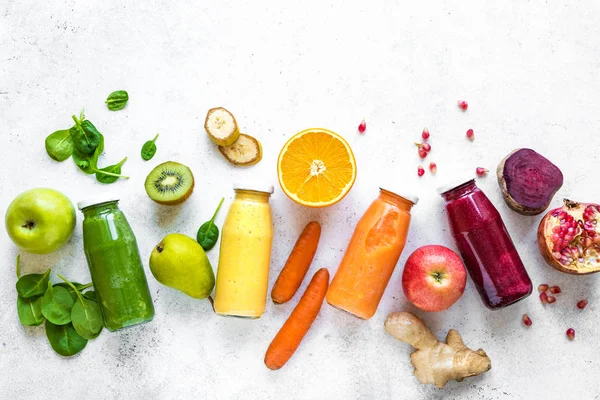 Smoothies or juices — Stock Photo, Image