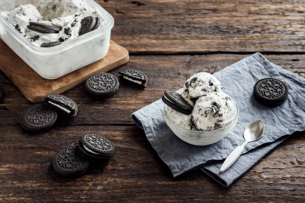 Galletas y crema helados caseros — Foto de Stock