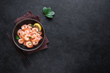 Karidesler, kasede karidesler