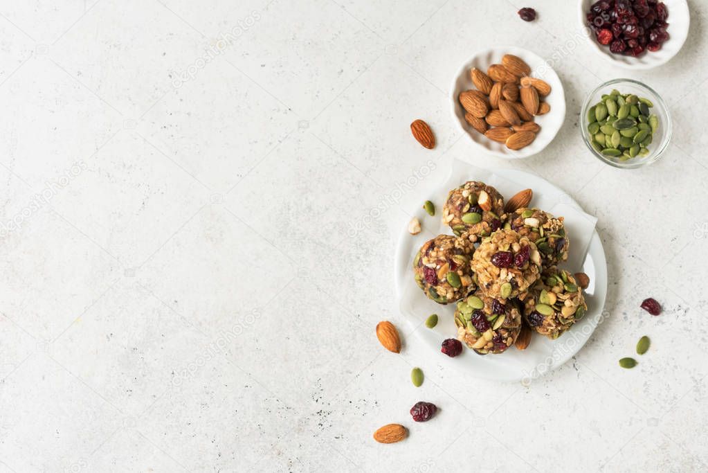 Energy granola bites