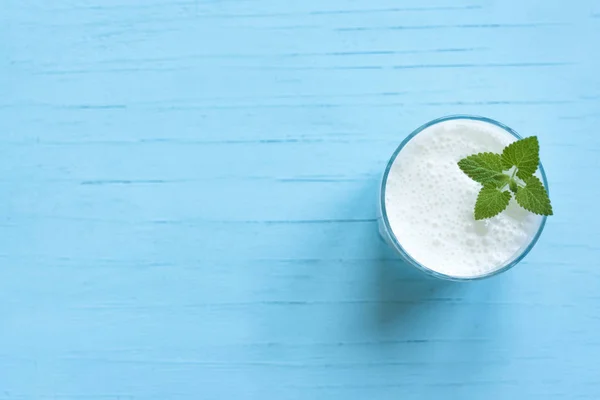 Йогуртовый напиток, айран — стоковое фото