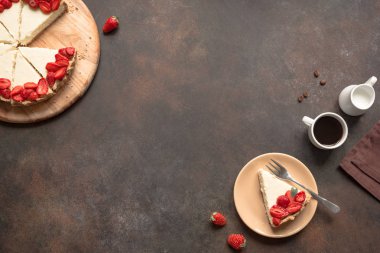 peynirli kek çilek ile