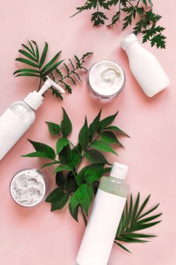 Doğal kozmetik ve yaprakları