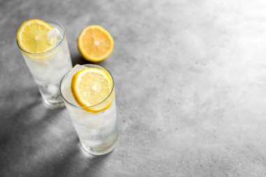 Tom collins kokteyli