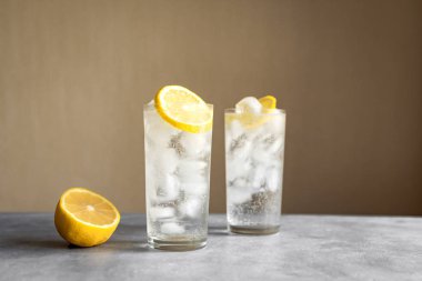 Tom collins kokteyli