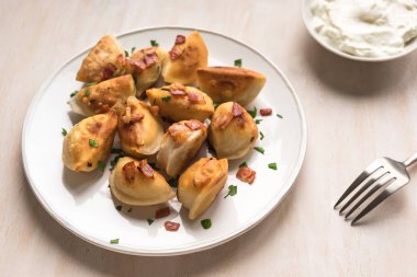 Kızarmış köfte, pierogi