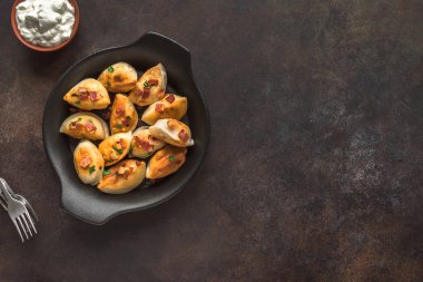 Kızarmış köfte, pierogi