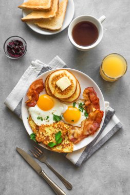 Tam Amerikan Kahvaltısı