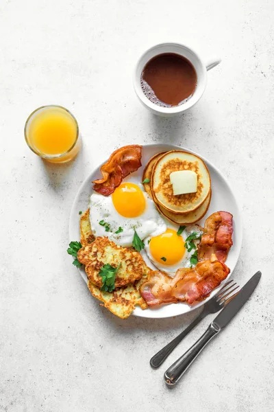 Petit déjeuner américain complet — Photo