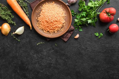 Mercimek çorbası malzemeler