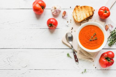 Izgara peynirli Domates Çorbası