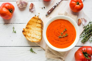 Izgara peynirli Domates Çorbası