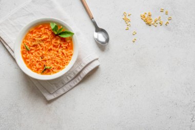 Alfabe Domates Çorbası