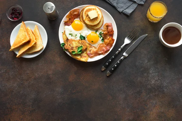 Pequeno-almoço americano completo — Fotografia de Stock