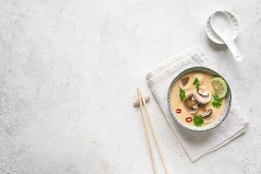 Tom Kha Gai çorbası