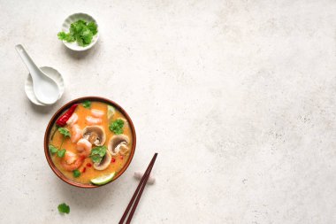 Tom yum kung çorbası