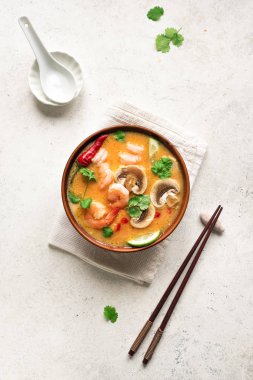 Tom yum kung çorbası