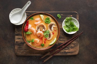 Tom yum kung çorbası