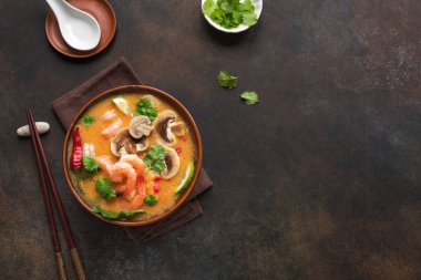Tom yum kung çorbası
