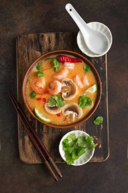 Tom yum kung çorbası