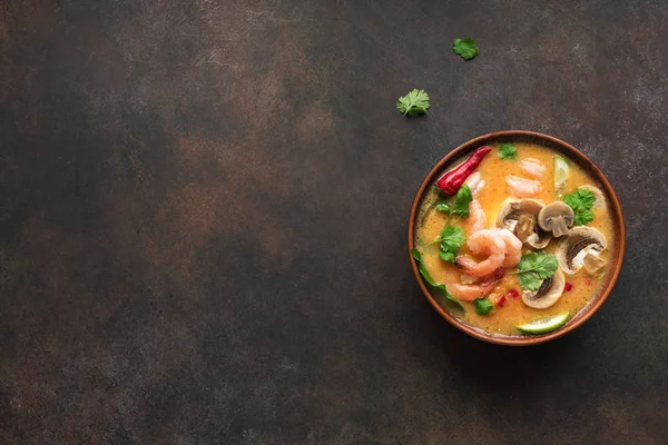 Tom yum kung soupe — Photo