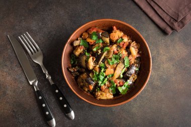 Ajapsandali sebze yahnisi