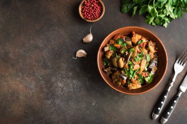 Ajapsandali sebze yahnisi