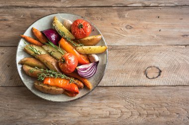 fırın kavrulmuş sebzeler