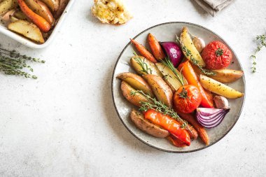 fırın kavrulmuş sebzeler