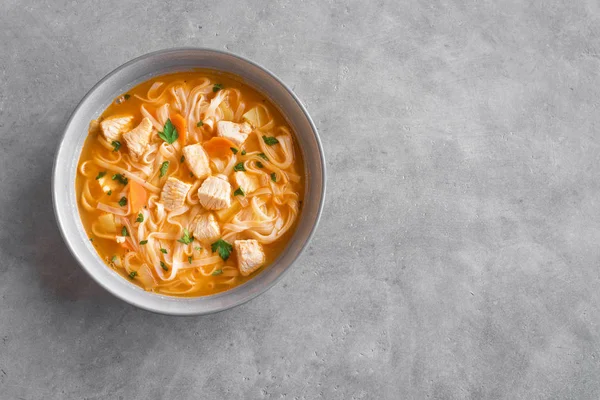 Sopa de fideos de pollo —  Fotos de Stock