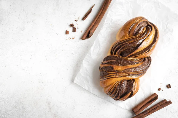 Babka à la cannelle ou pain Brioche — Photo