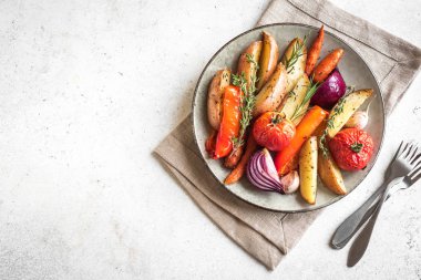 kavrulmuş mevsimlik sebzeler