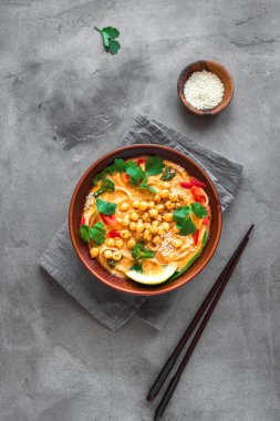 Vejetaryen Laksa Çorbası