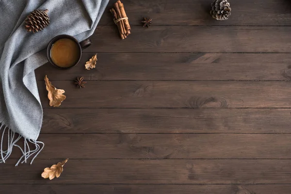 Autunno Composizione Accogliente Con Plaid Morbido Grigio Tazza Caffè Accoglienza — Foto Stock