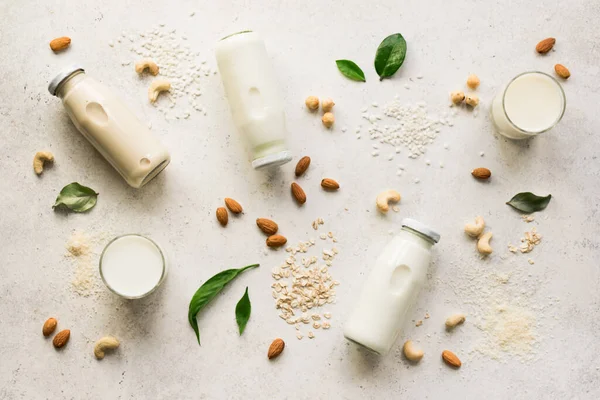 Veganistische Plantaardige Melk Ingrediënten Bovenaanzicht Kopieerruimte Diverse Zuivel Vrije Lactosevrije — Stockfoto