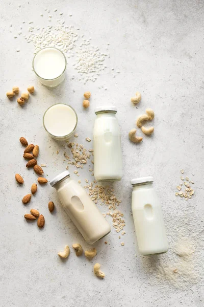 Veganistische Plantaardige Melk Ingrediënten Bovenaanzicht Kopieerruimte Diverse Zuivel Vrije Lactosevrije — Stockfoto
