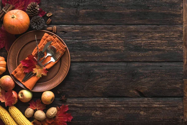 Autumn Thanksgiving Table Setting Plate Cutlery Wooden Table Pumpkins Autumn — Stock Photo, Image