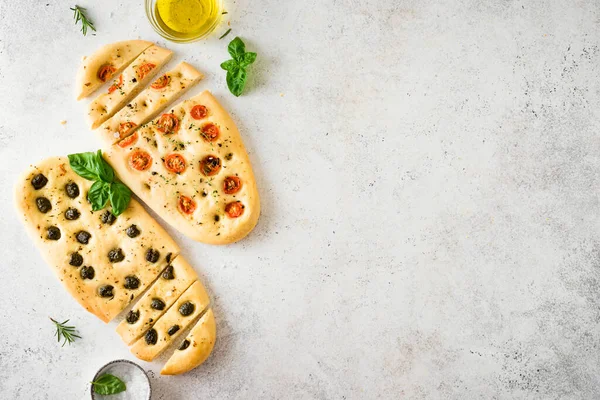 Italienisches Focaccia Brot Mit Verschiedenen Gemüsefüllungen Frisch Gebackene Focaccia Mit — Stockfoto