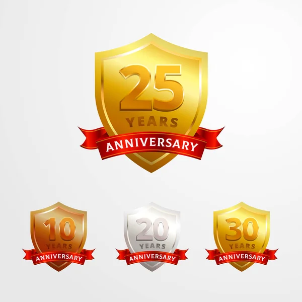 Aniversario logotipo insignia diseño vectorial. Set de Shinny oro, plata, escudo de bronce con cinta para la celebración del evento de cumpleaños — Archivo Imágenes Vectoriales