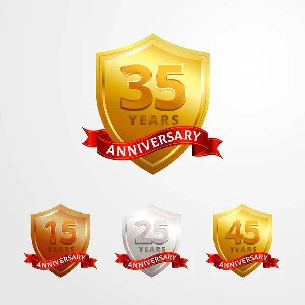 Aniversario logotipo insignia diseño vectorial. Set de Shinny oro, plata, escudo de bronce con cinta para la celebración del evento de cumpleaños — Vector de stock
