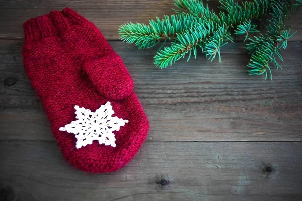 Red Wool Mitten Wiht Cotton Crocheted Snowflake Green Christmas Fur — Stock Photo, Image