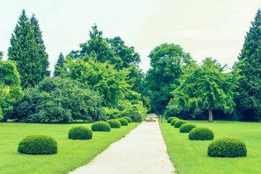 Moravia, Lednice, Çek Cumhuriyeti. Etkileyici Lednice Sarayı ve güzel park