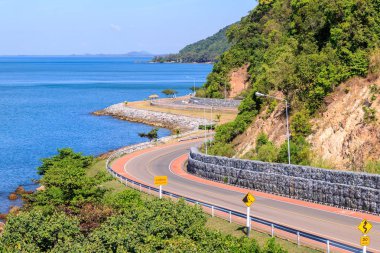 Sahil yolu Otoban Chanthaburi, Tayland doğusunda Noen Nangphaya görünümü noktasından