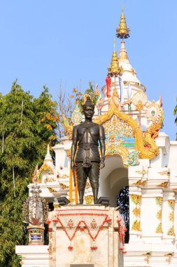 Phayao, Tayland - 18 Şubat 2018: Pho Khun Ngam Muang Anıtı Kwan Phayao Gölü yakınında.