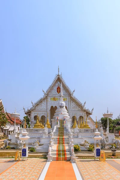 Lampang, Tayland - 18 Şubat 2018: Wat Chiang Rai, ünlü templen ili.