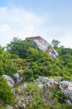 Gandhakuti veya Buda'nın kulübe Griddhakuta tepe tepe, Rajgir, Bihar, Hindistan