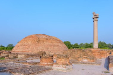 Ananda Stupa ve Asokan ayağı Kutagarasala Vihara, Mehmet, Bihar, Hindistan